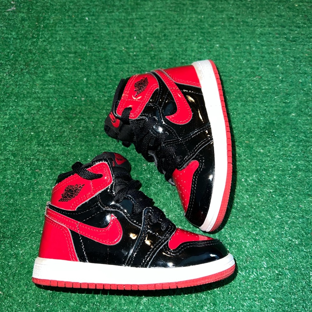 Jordan 1 retro high patent size 6c